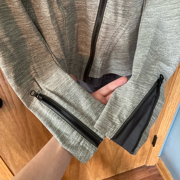 Lululemon Bust a Move Jacket - Picture 7 of 10